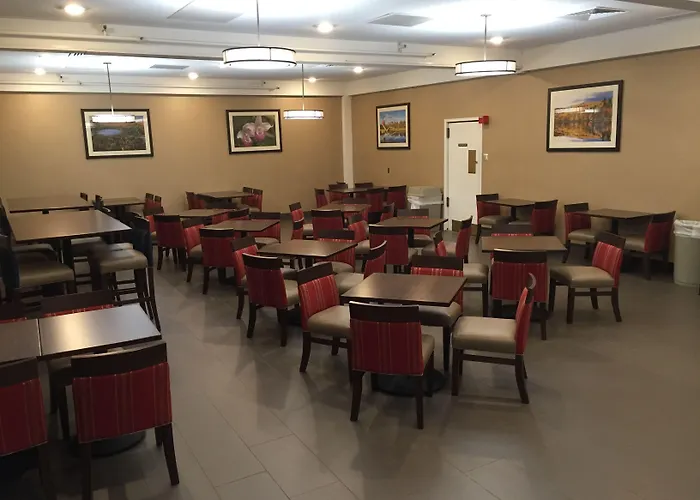 Comfort Msp Airport - Mall Of America 4*